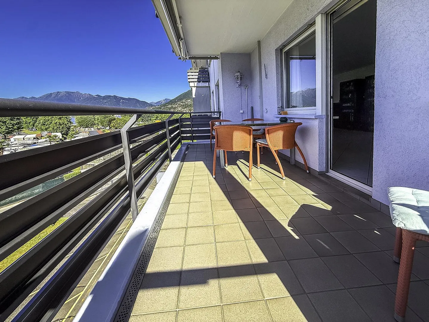 4,5-Zimmer-Wohnung mit offener Aussicht in Tenero-Contra - Foto 4 von 22