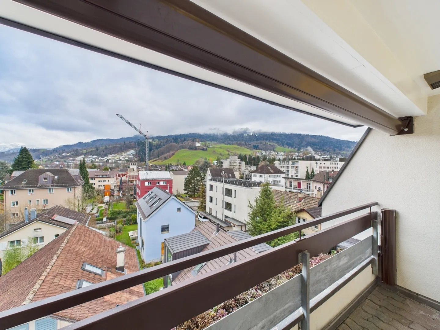 Exklusives 3.5-Zimmer Maisonette-Wohnung mit Bergblick in Kriens - Foto 9 von 10
