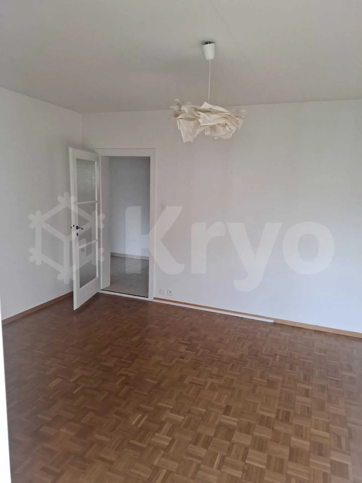 JOLI APPARTEMENT DE 3 PIECES 1ER ETAGE AVEC BALCON - Foto 3 von 12