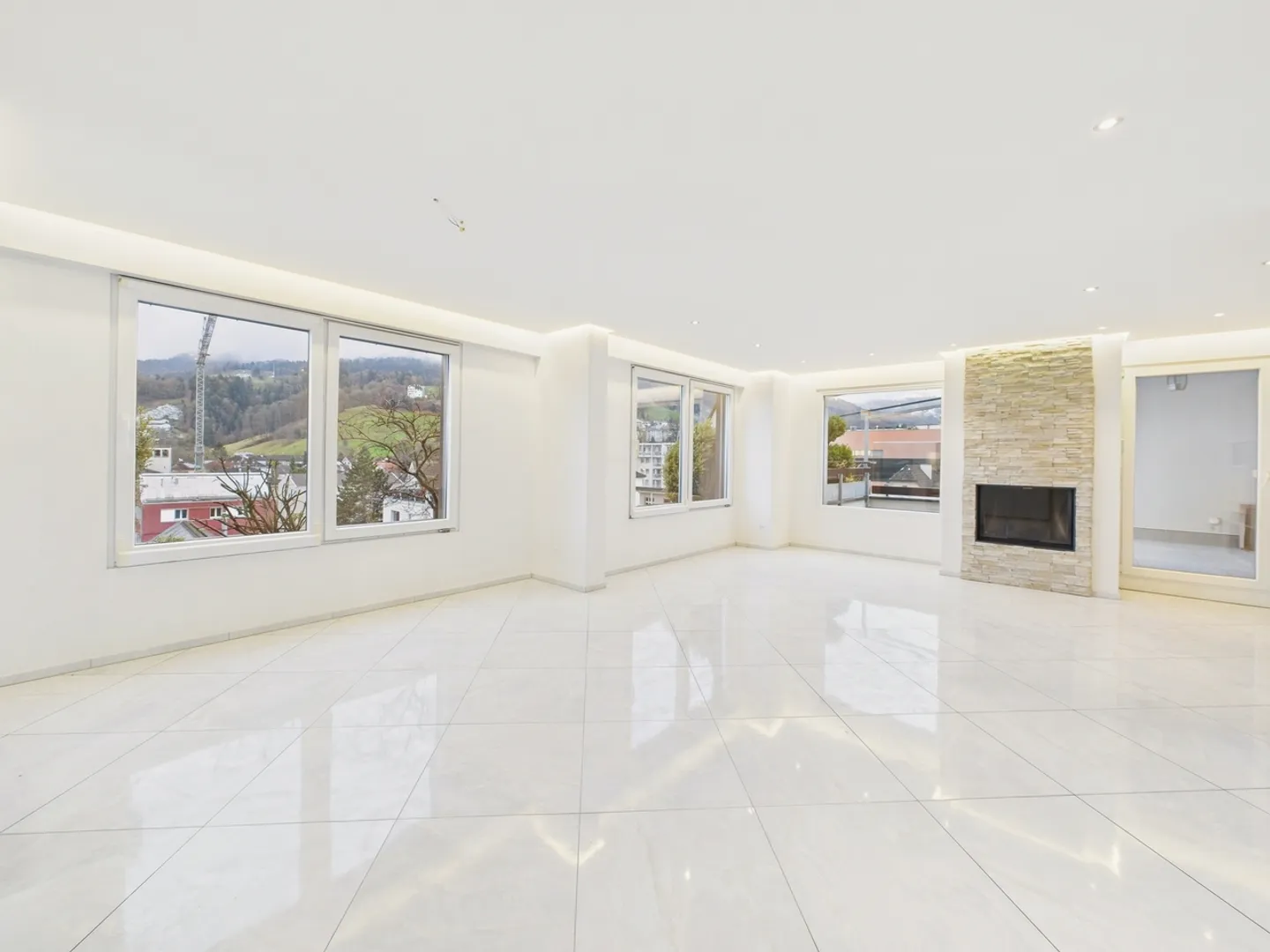 Exklusives 3.5-Zimmer Maisonette-Wohnung mit Bergblick in Kriens - Foto 1 von 10