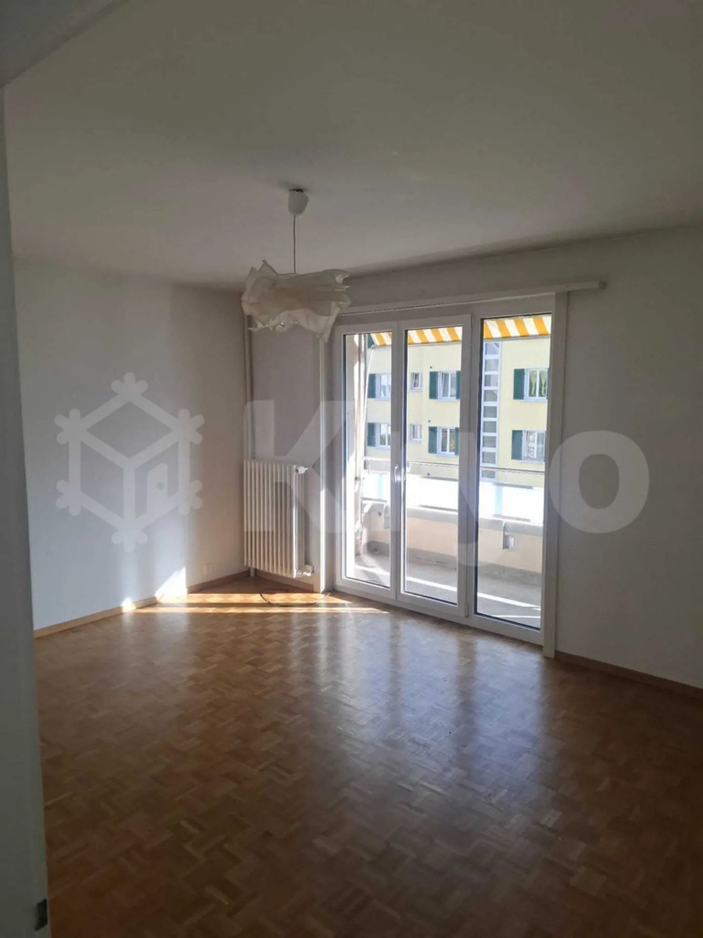 JOLI APPARTEMENT DE 3 PIECES 1ER ETAGE AVEC BALCON - Foto 6 von 12