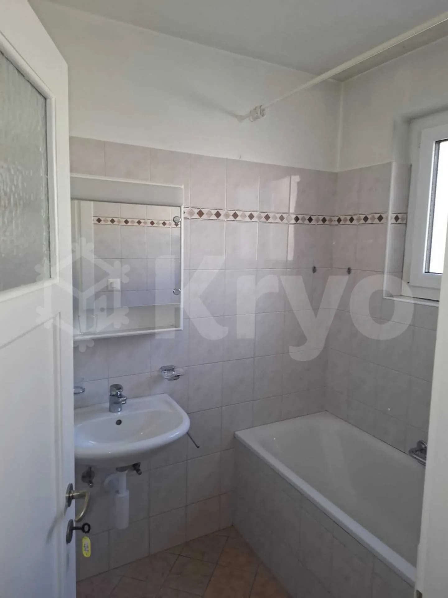 JOLI APPARTEMENT DE 3 PIECES 1ER ETAGE AVEC BALCON - Foto 10 von 12