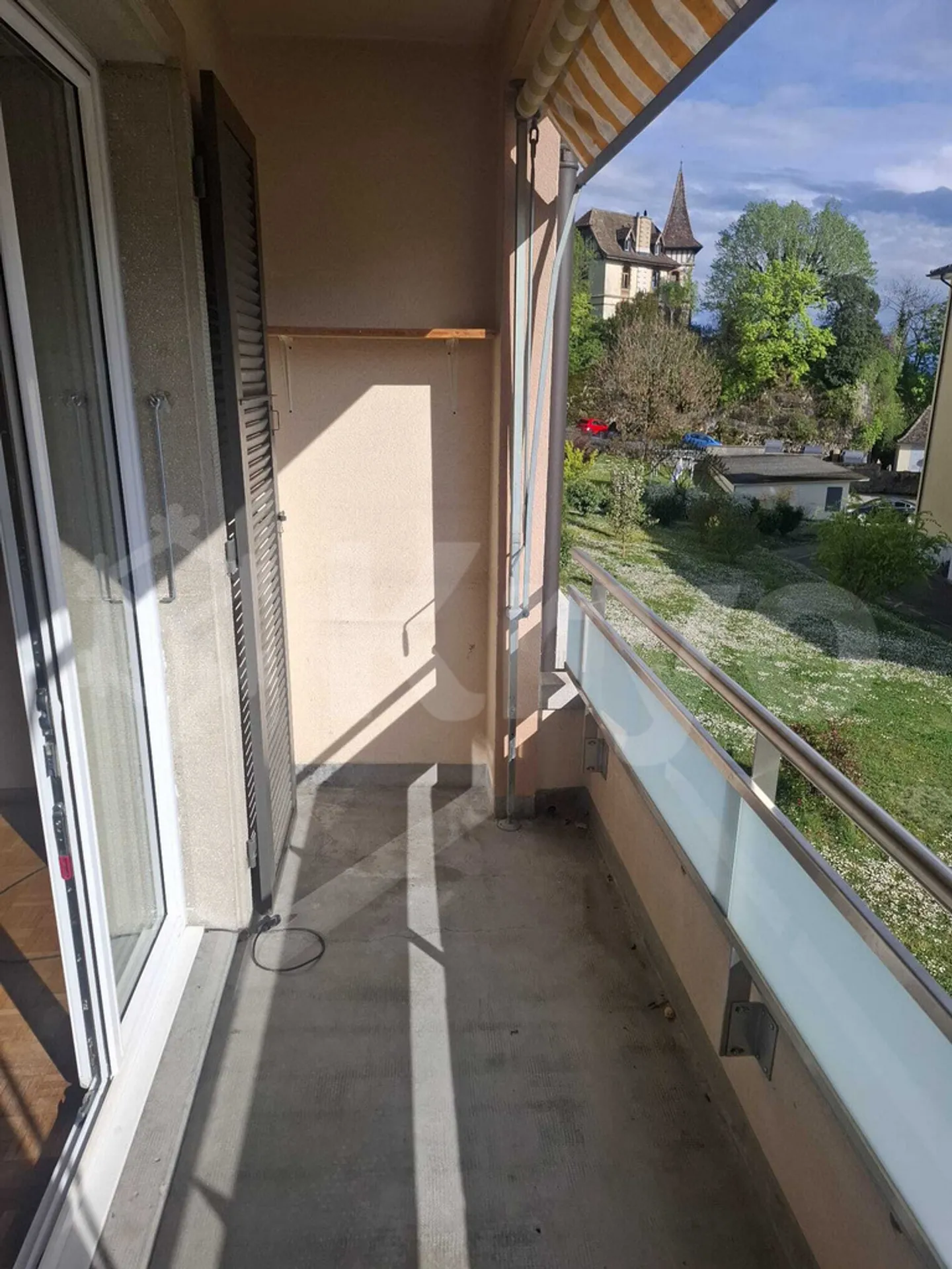 JOLI APPARTEMENT DE 3 PIECES 1ER ETAGE AVEC BALCON - Foto 11 von 12