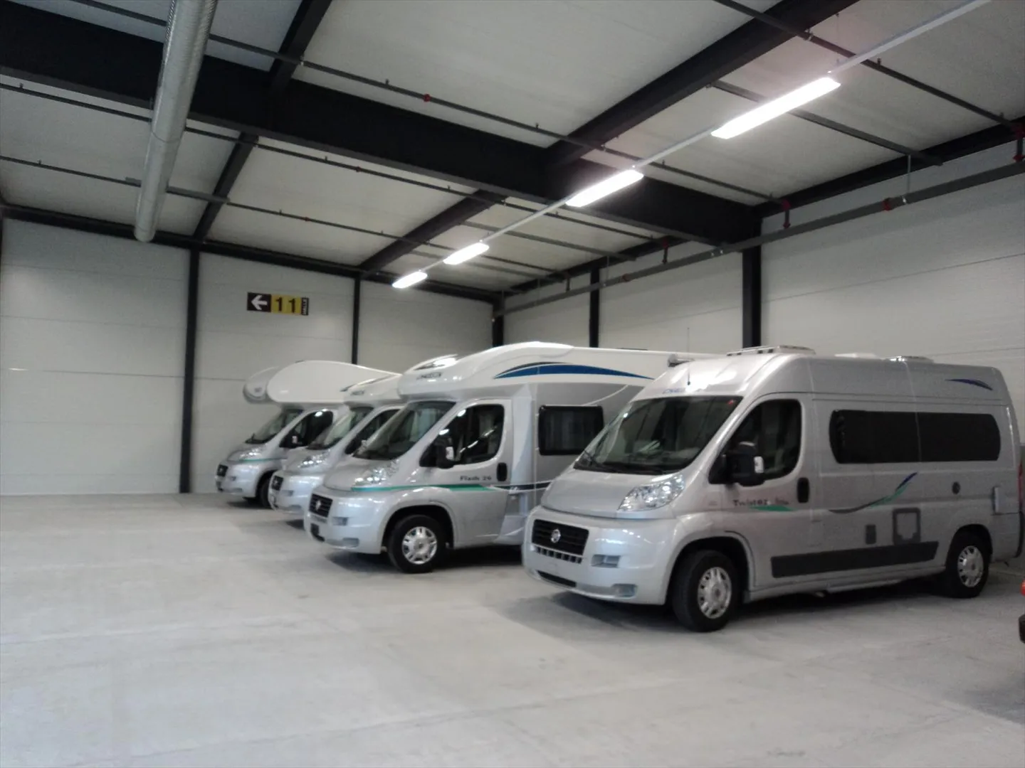 Posto auto per caravan, camper, barca, autobus convertito - Foto 3 di 5