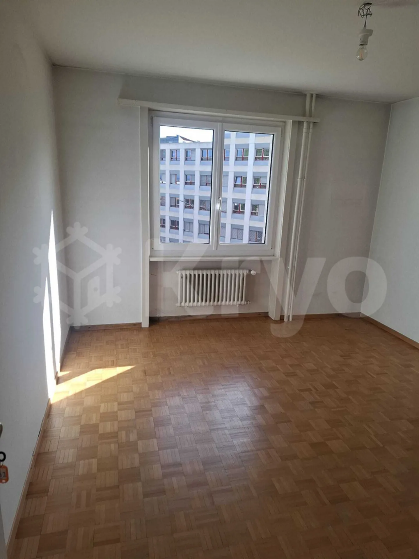 JOLI APPARTEMENT DE 3 PIECES 1ER ETAGE AVEC BALCON - Foto 7 von 12
