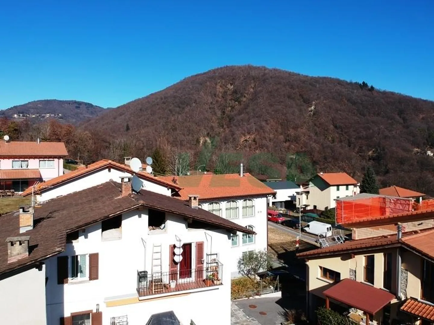 Schönes Baugrundstück von 751 m2 gut sonnig und mit Seeblick - Foto 3 von 5