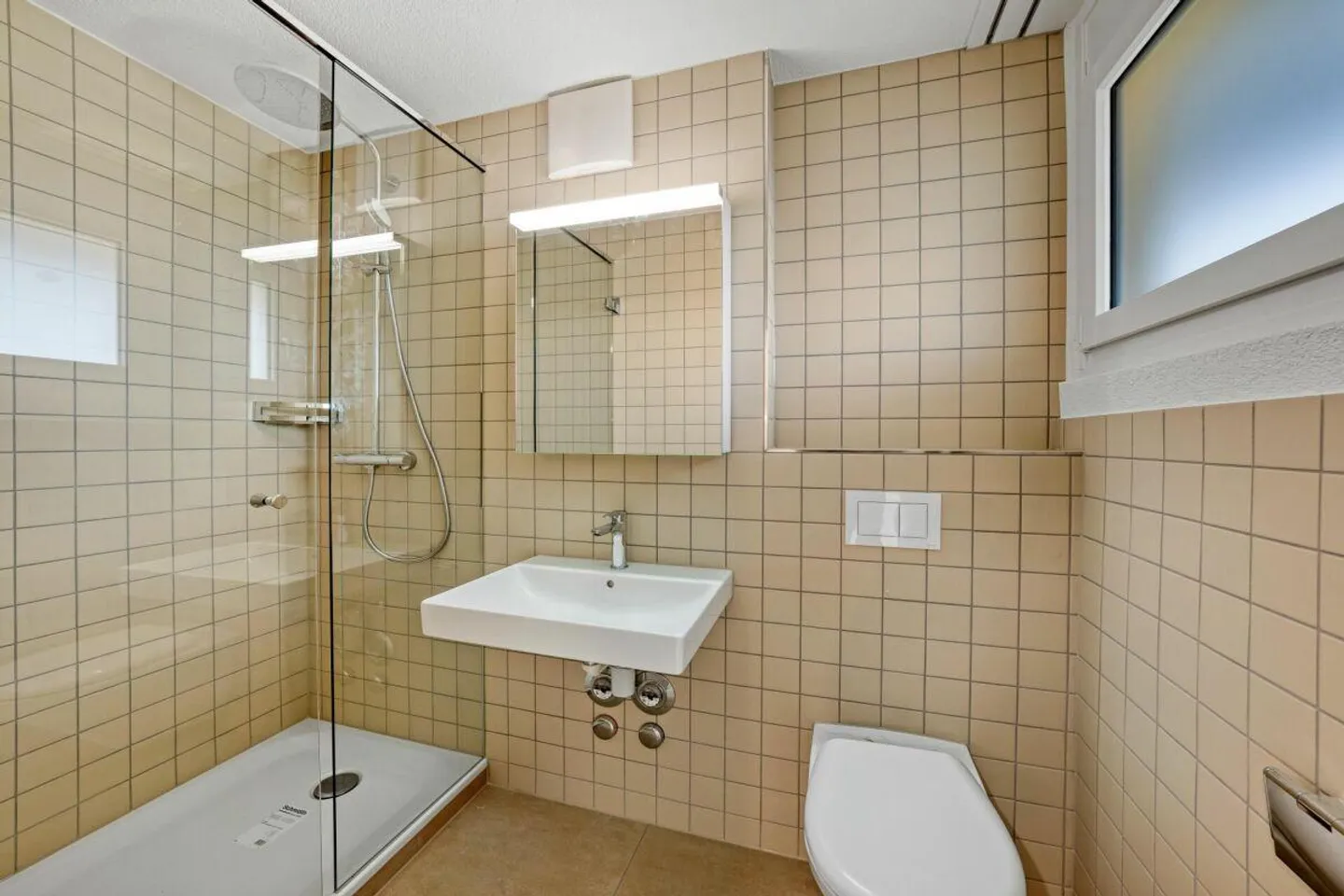 Appartement moderne de 1,5 pièce avec grande terrasse au centre de Buchs - Photo 6 sur 9