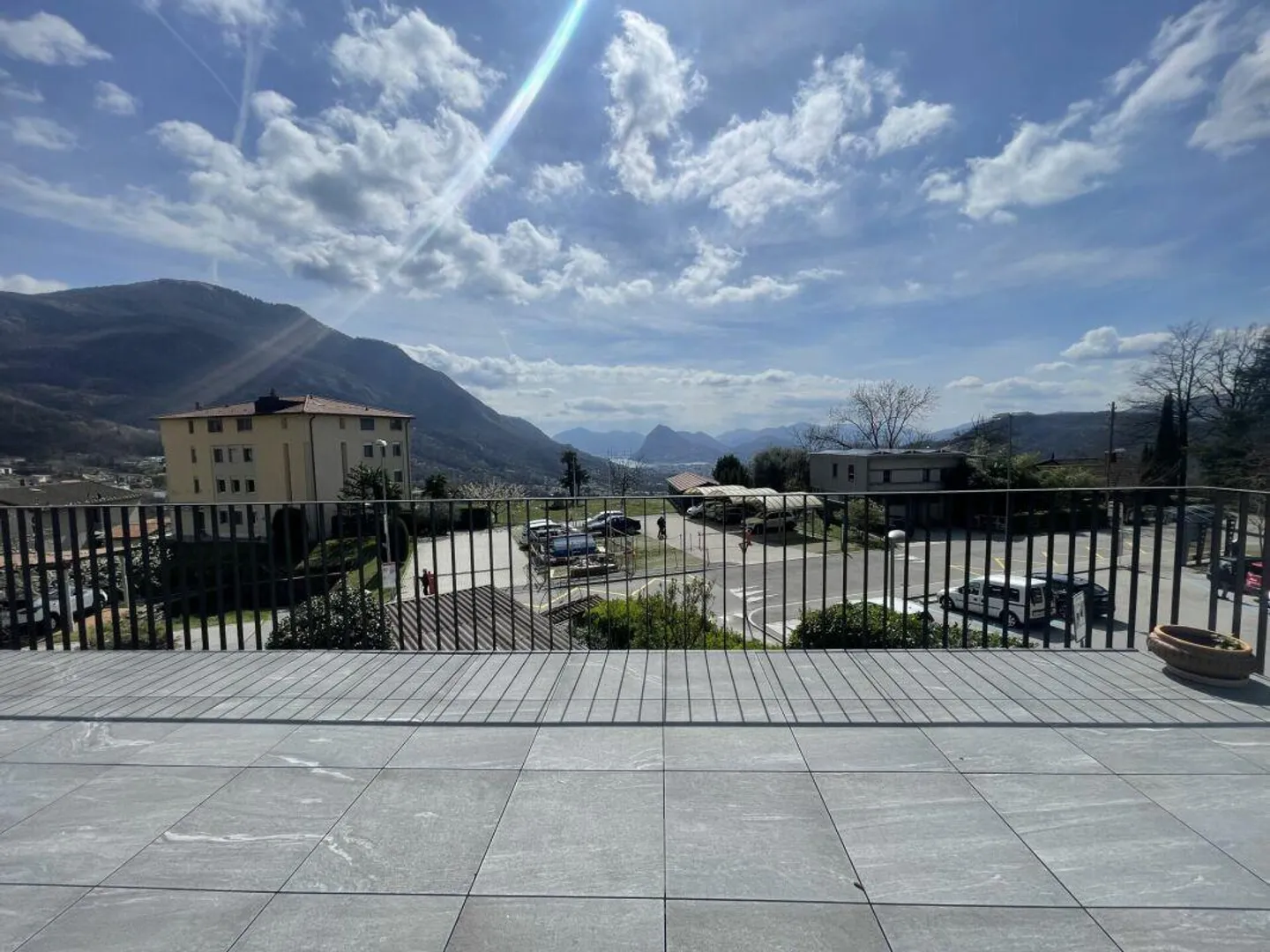 Einfamilienhaus mit Seeblick - Foto 1 von 13
