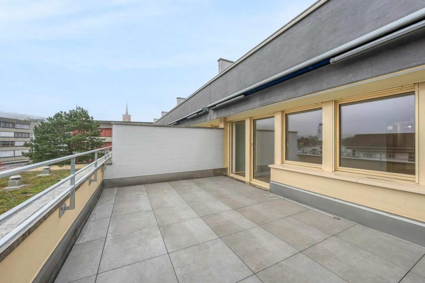 Appartement moderne de 1,5 pièce avec grande terrasse au centre de Buchs - Photo 7 sur 9