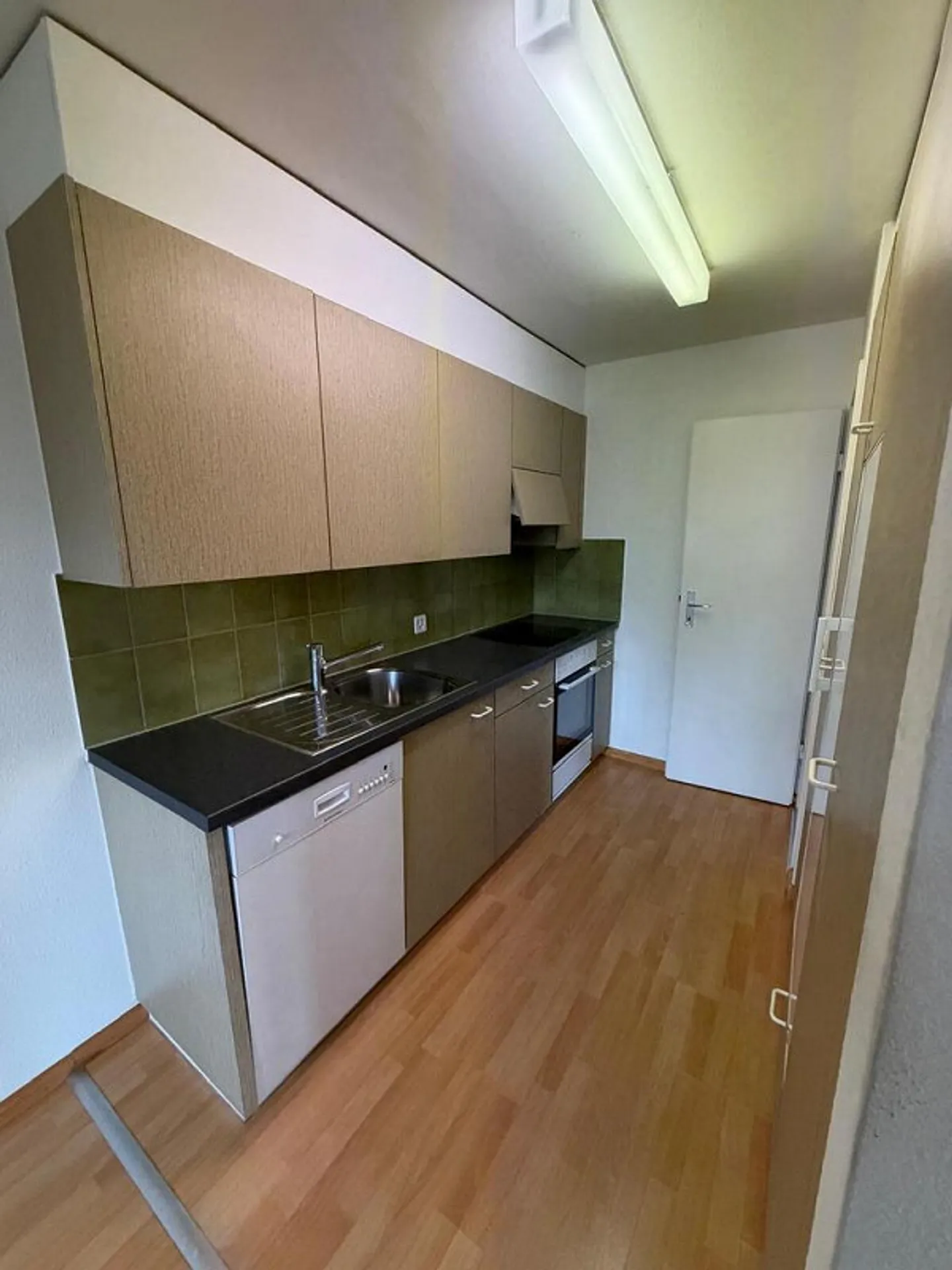 Appartement lumineux de 4 pièces avec belle vue dans un emplacement calme - Photo 3 sur 10