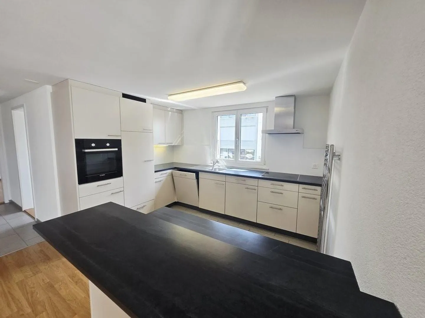 Modern 3.5-room apartment for rent in Lyss - Photo 1 of 12