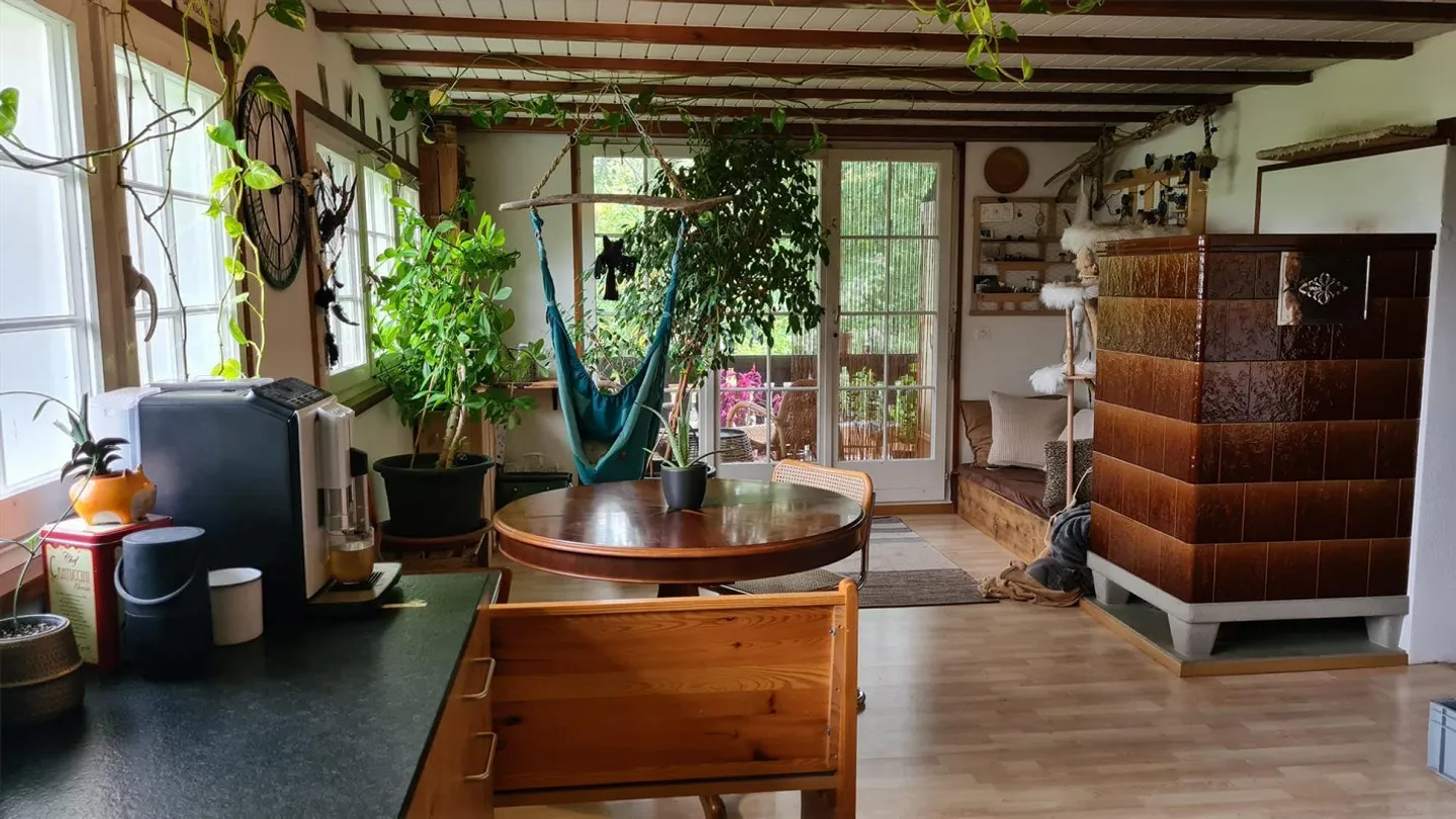 Parte di fattoria nel verde, grande, accogliente 4.5 stanze con balcone - Foto 3 di 11