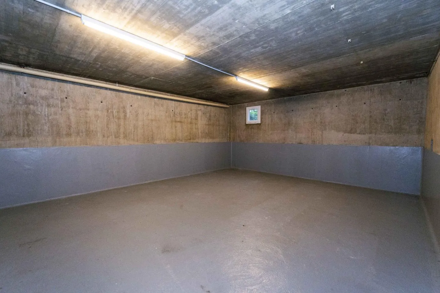 Industrial and administrative building of 960 m2 for rent - Photo 21 of 21