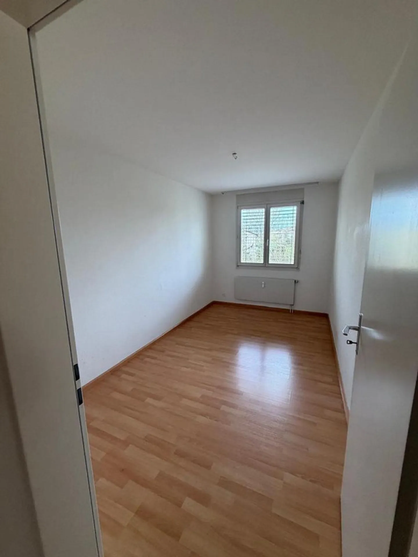 Appartement lumineux de 4 pièces avec belle vue dans un emplacement calme - Photo 6 sur 10