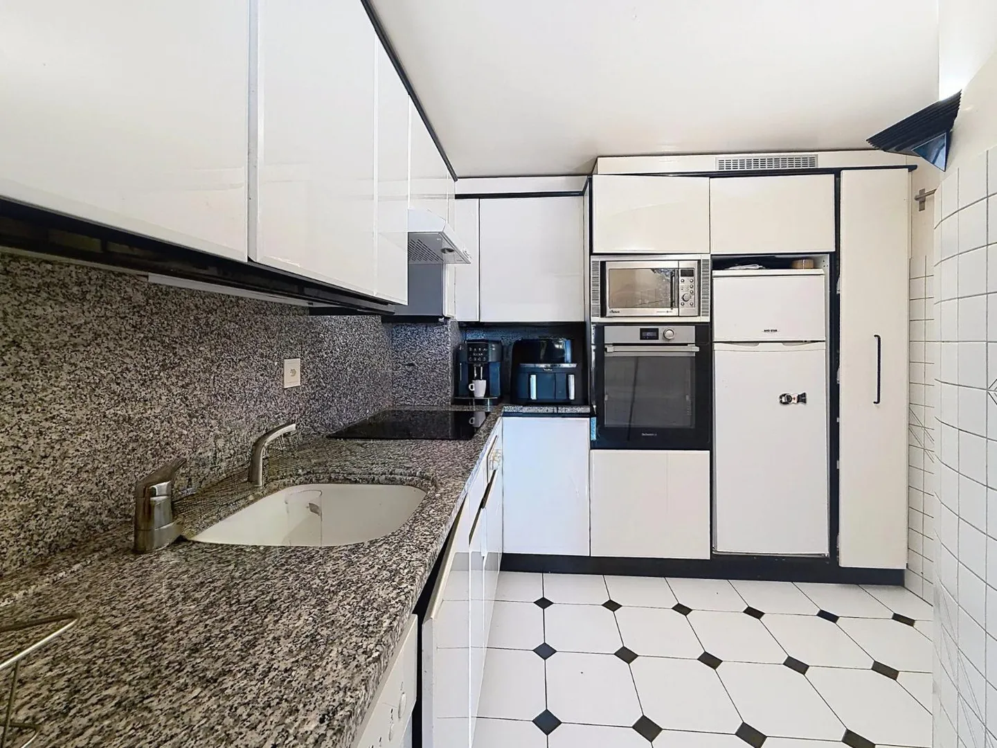 Geräumige Wohnung mit Mezzanine - Foto 4 von 8