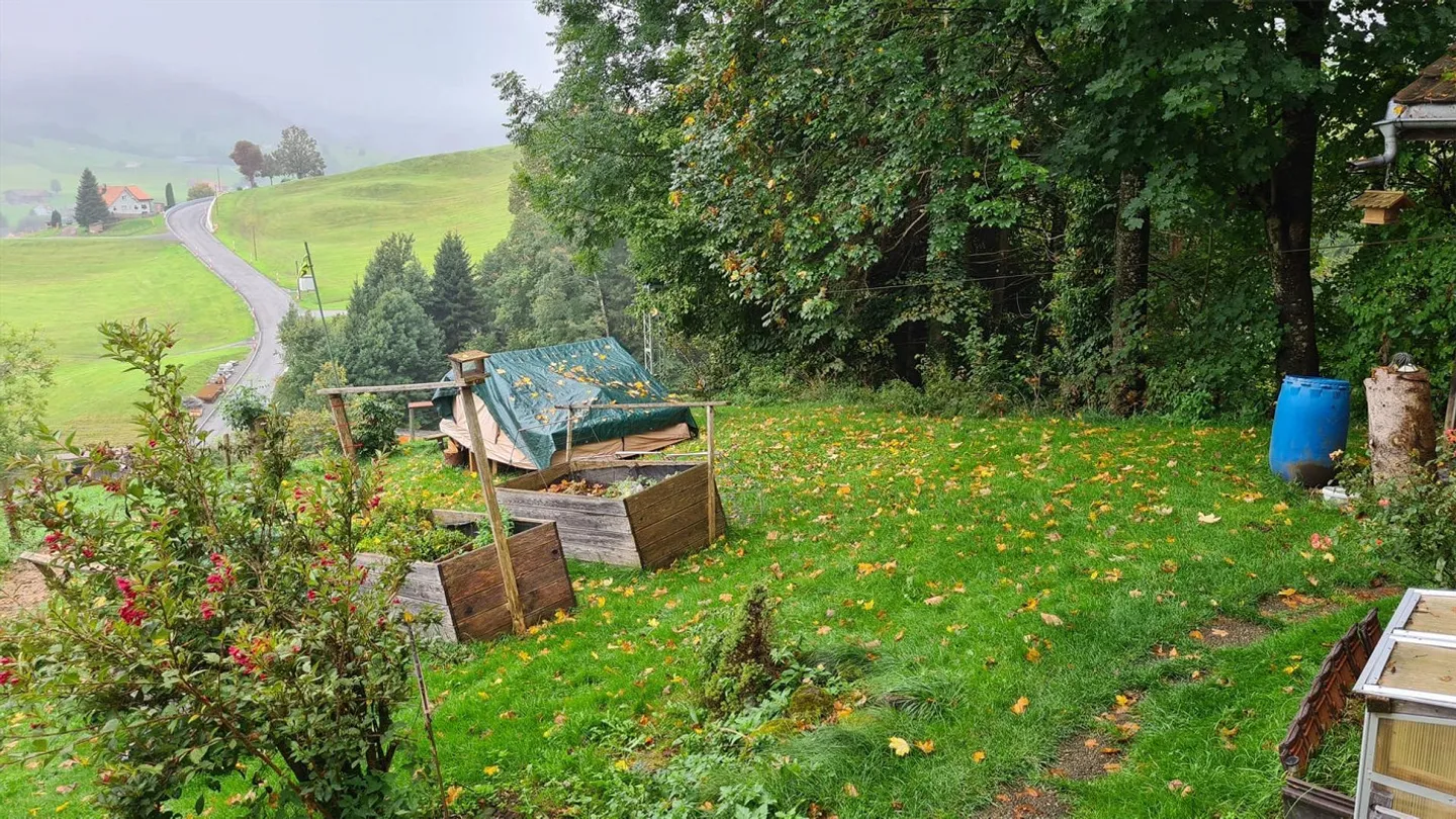 Parte di fattoria nel verde, grande, accogliente 4.5 stanze con balcone - Foto 9 di 11