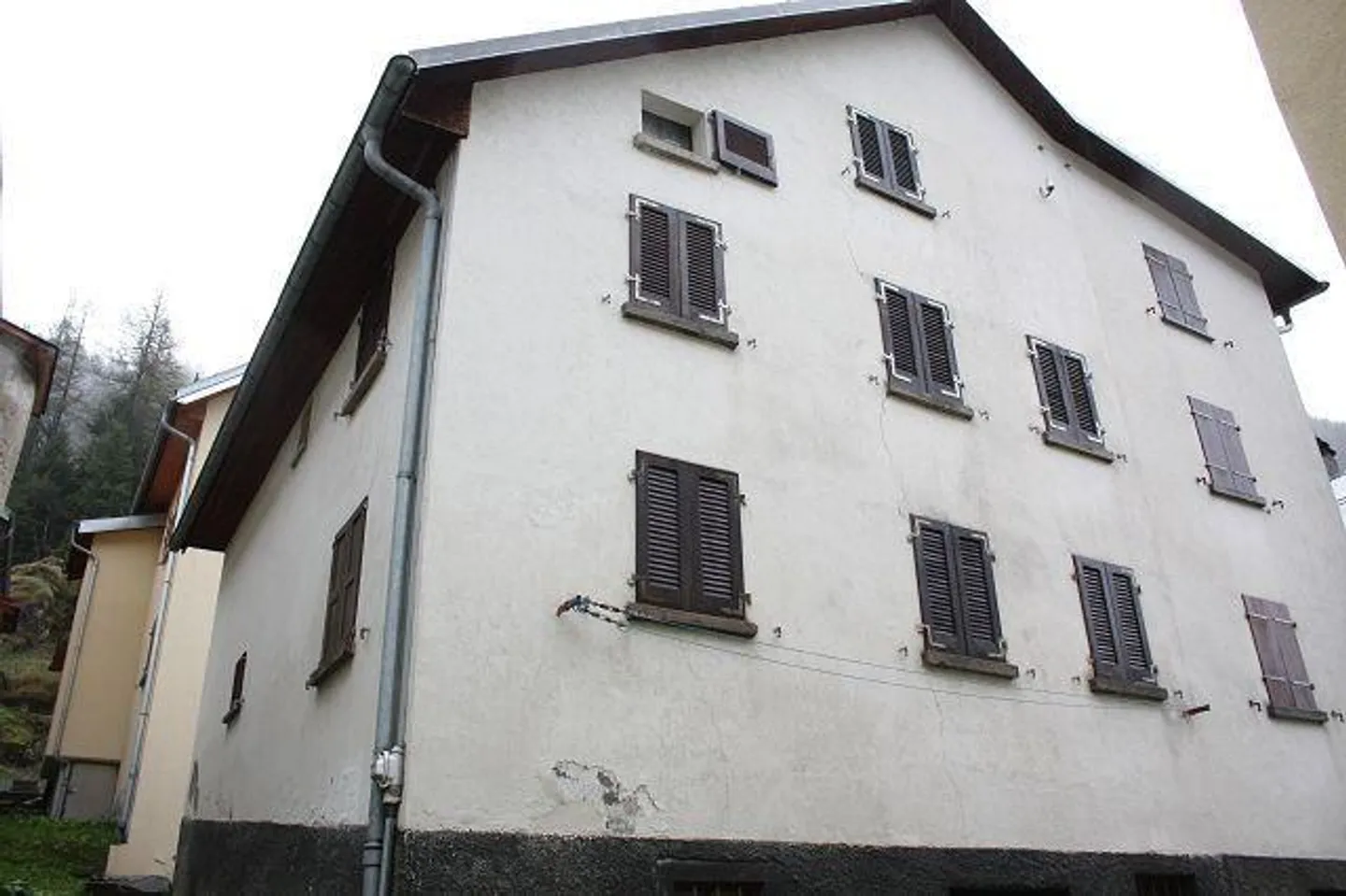 Casa di 5 ½ locali con giardino - Foto 2 di 26