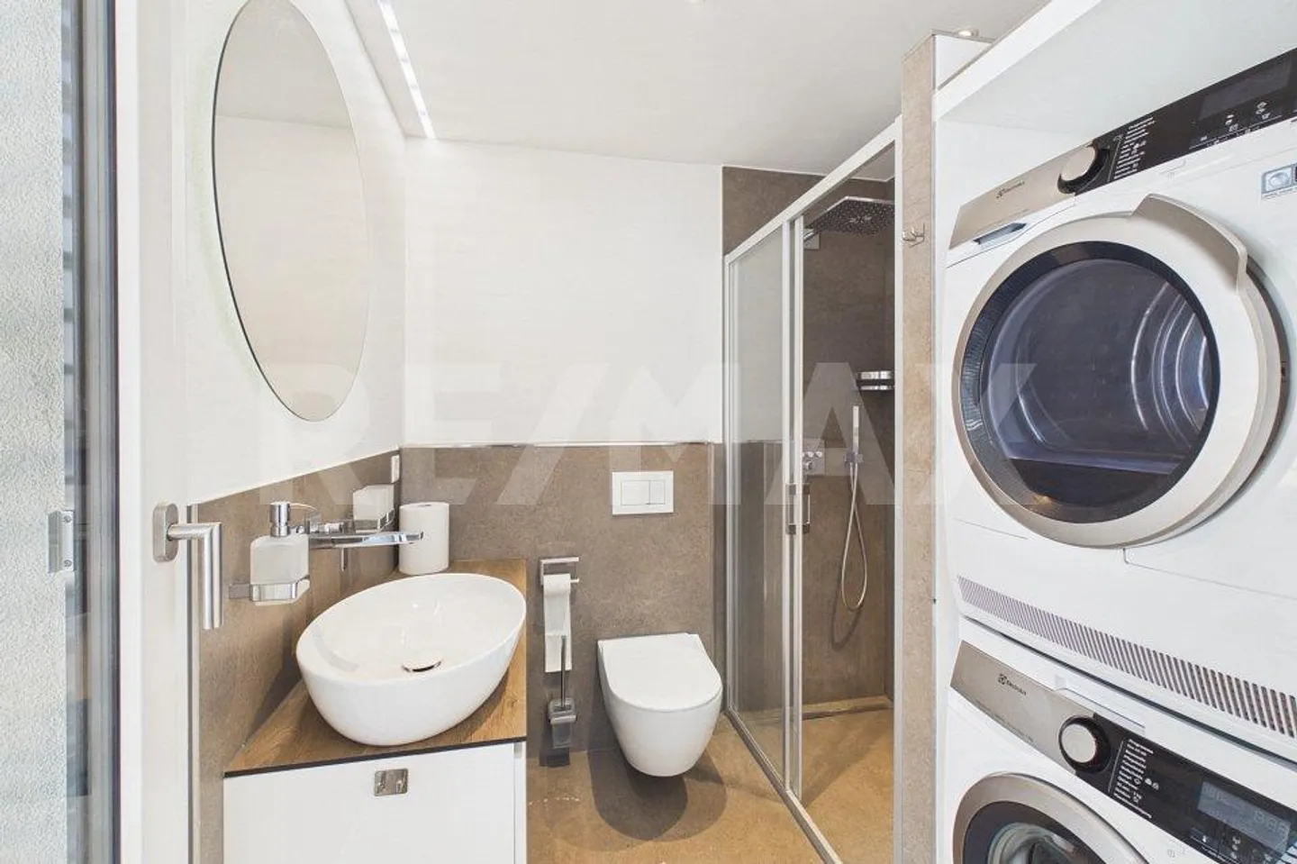Moderne 3.5-Zimmer Attikawohnung an zentraler Lage zu mieten! - Foto 7 di 13