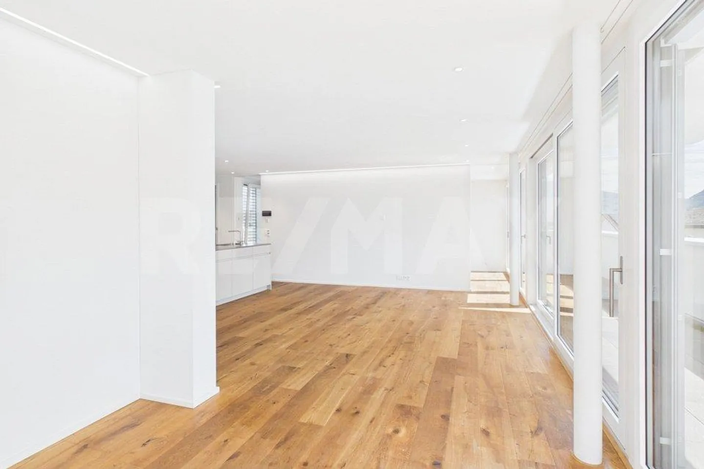 Moderne 3.5-Zimmer Attikawohnung an zentraler Lage zu mieten! - Foto 6 di 13