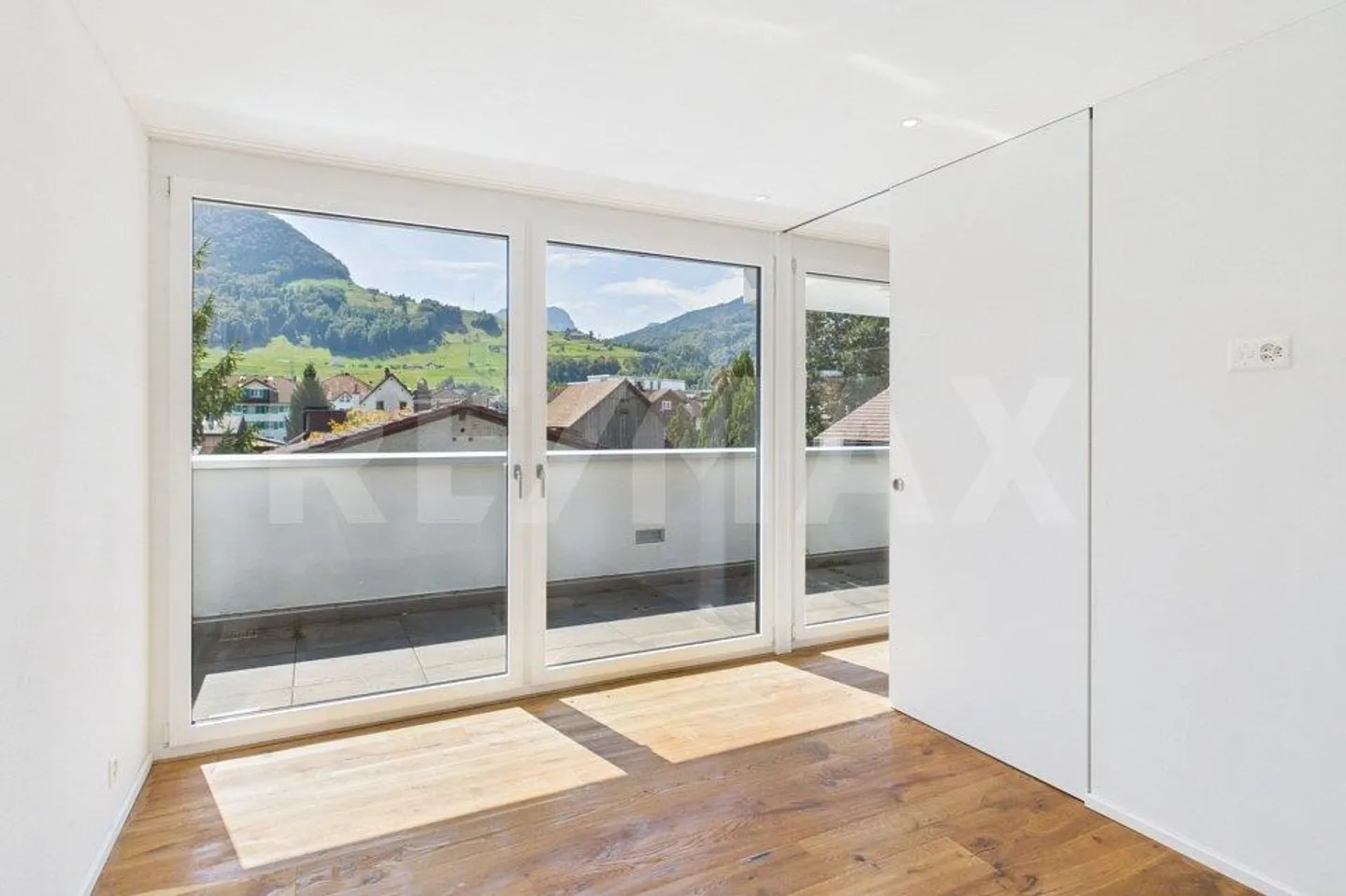 Moderne 3.5-Zimmer Attikawohnung an zentraler Lage zu mieten! - Foto 8 di 13