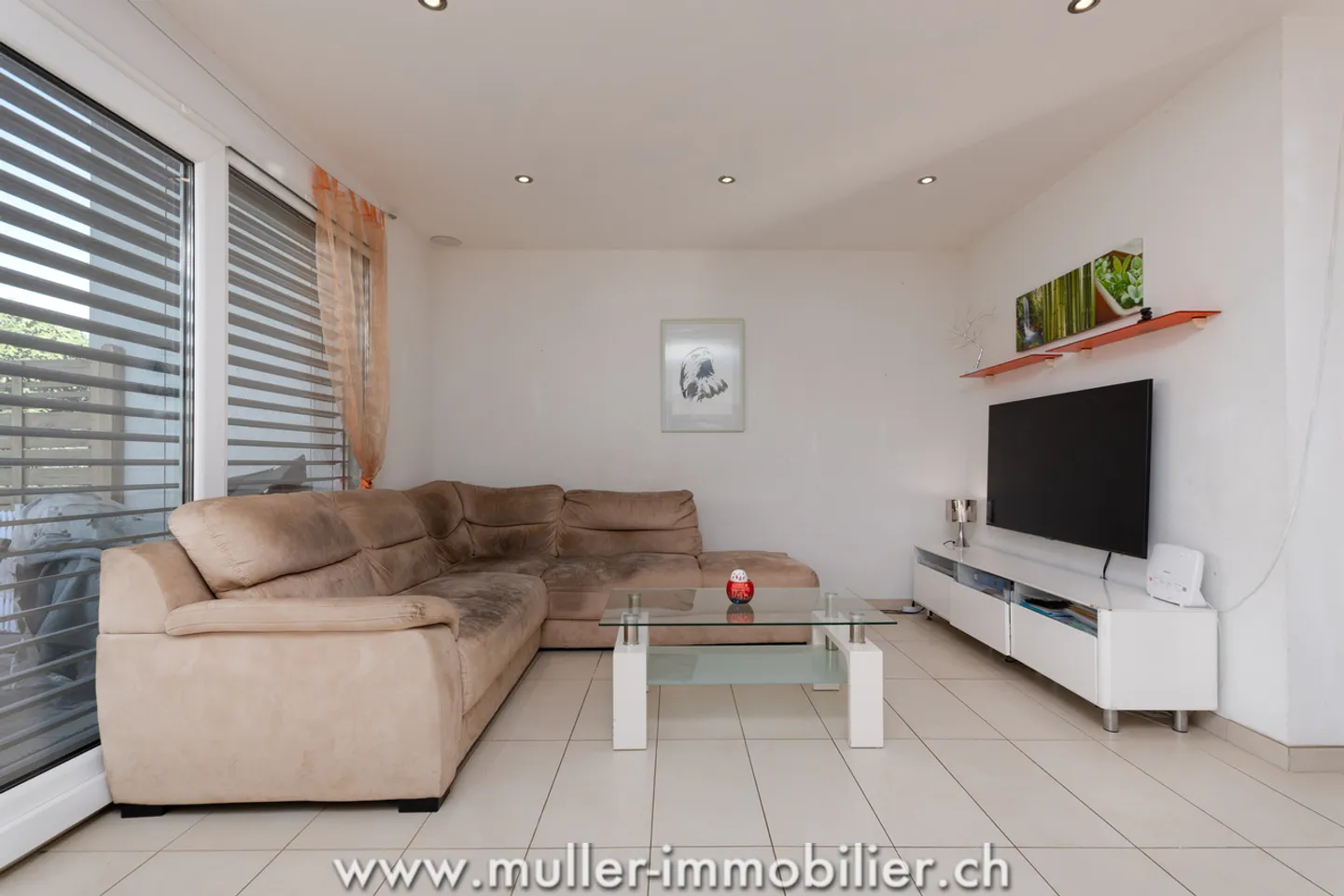 Villa bifamiliare con grande terreno e vista spettacolare a Ollon - Foto 6 di 17