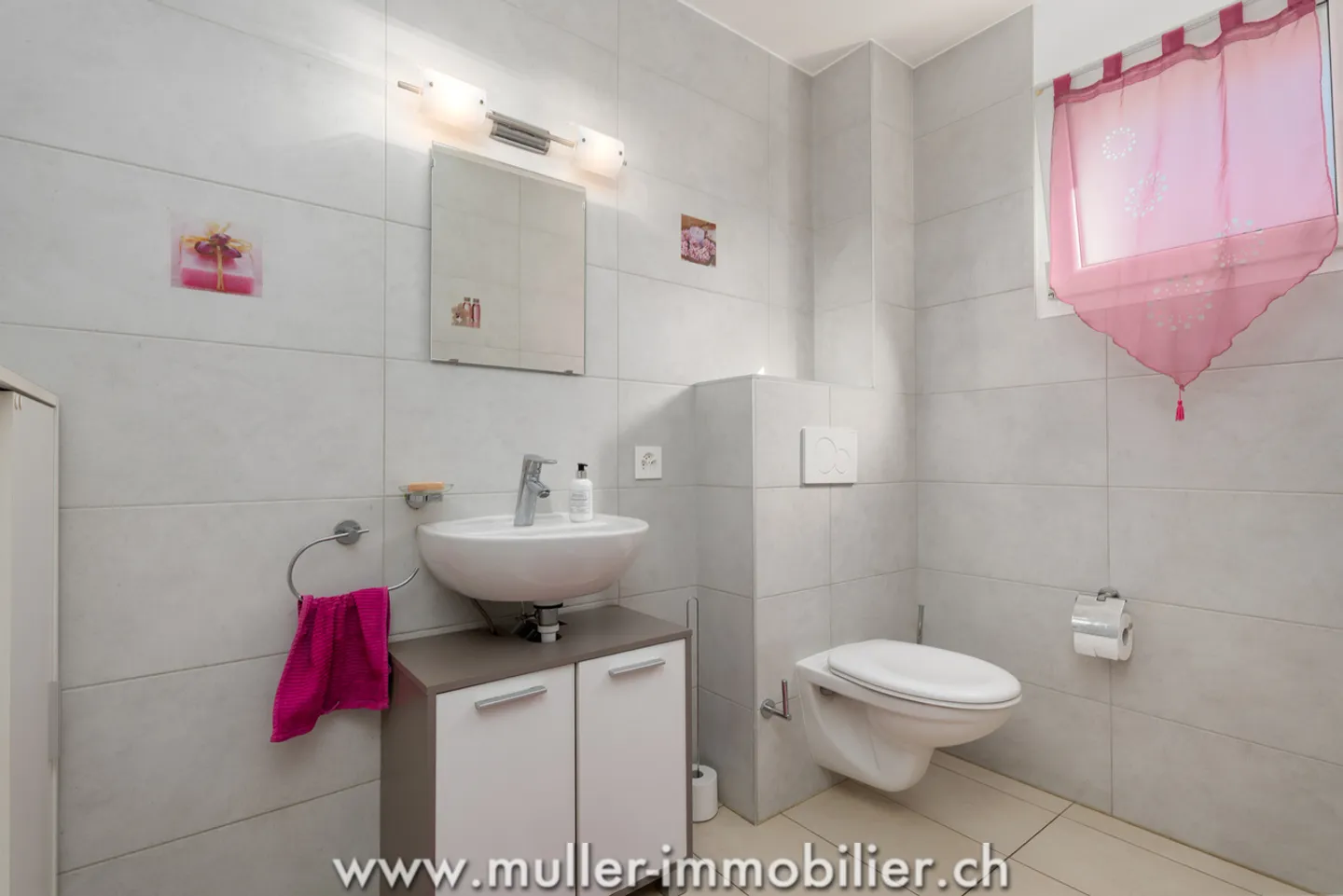 Villa bifamiliare con grande terreno e vista spettacolare a Ollon - Foto 8 di 17