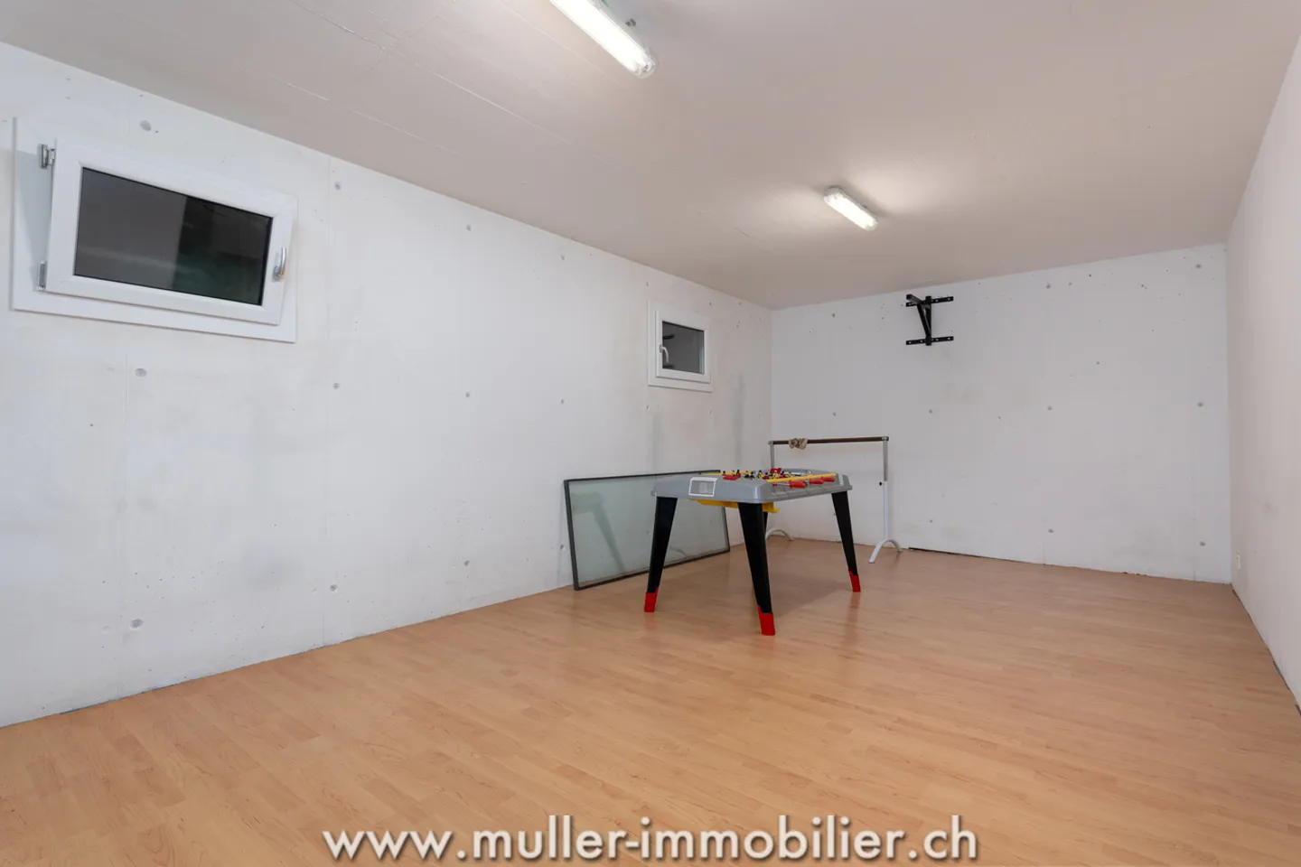 Villa bifamiliare con grande terreno e vista spettacolare a Ollon - Foto 13 di 17
