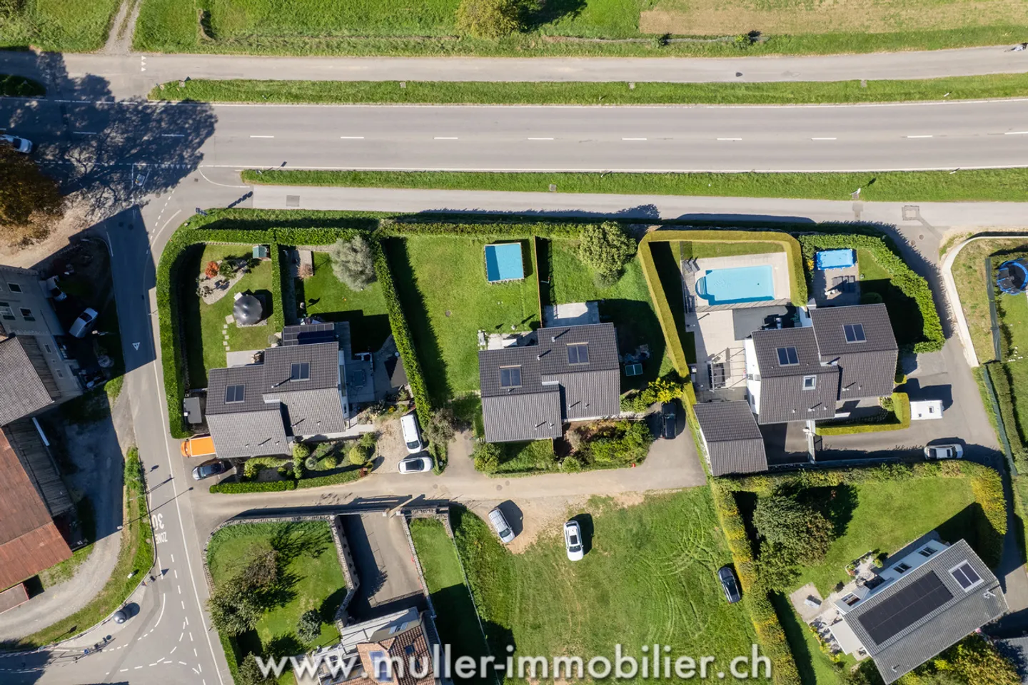 Villa bifamiliare con grande terreno e vista spettacolare a Ollon - Foto 16 di 17