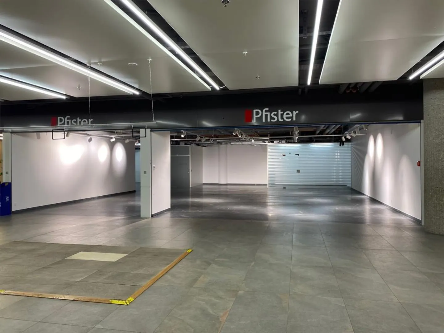 Superficie di vendita di 155 m2 con 47 m2 di magazzino - Foto 3 di 5