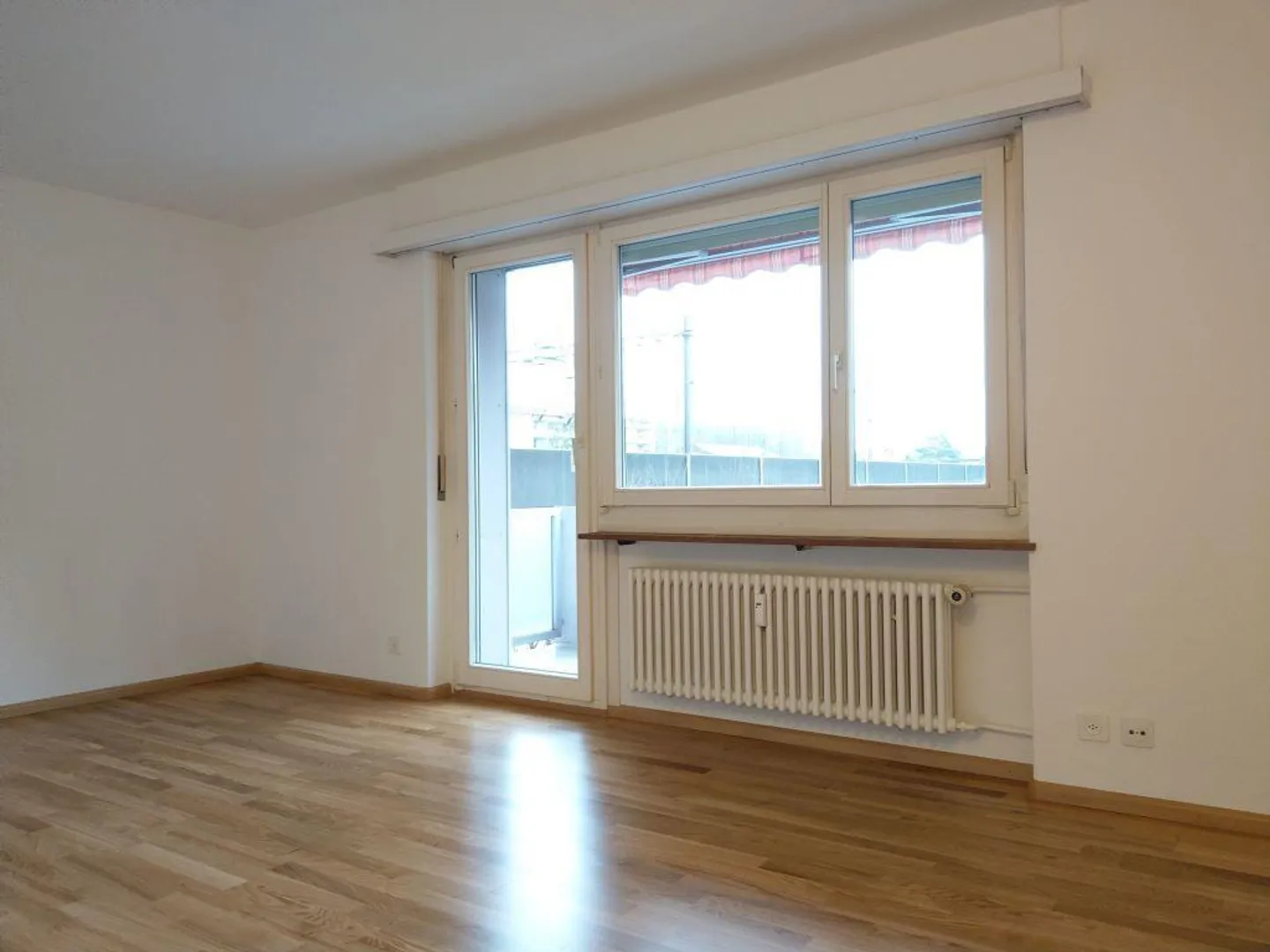 Helles Studio mit Balkon - Foto 4 von 5