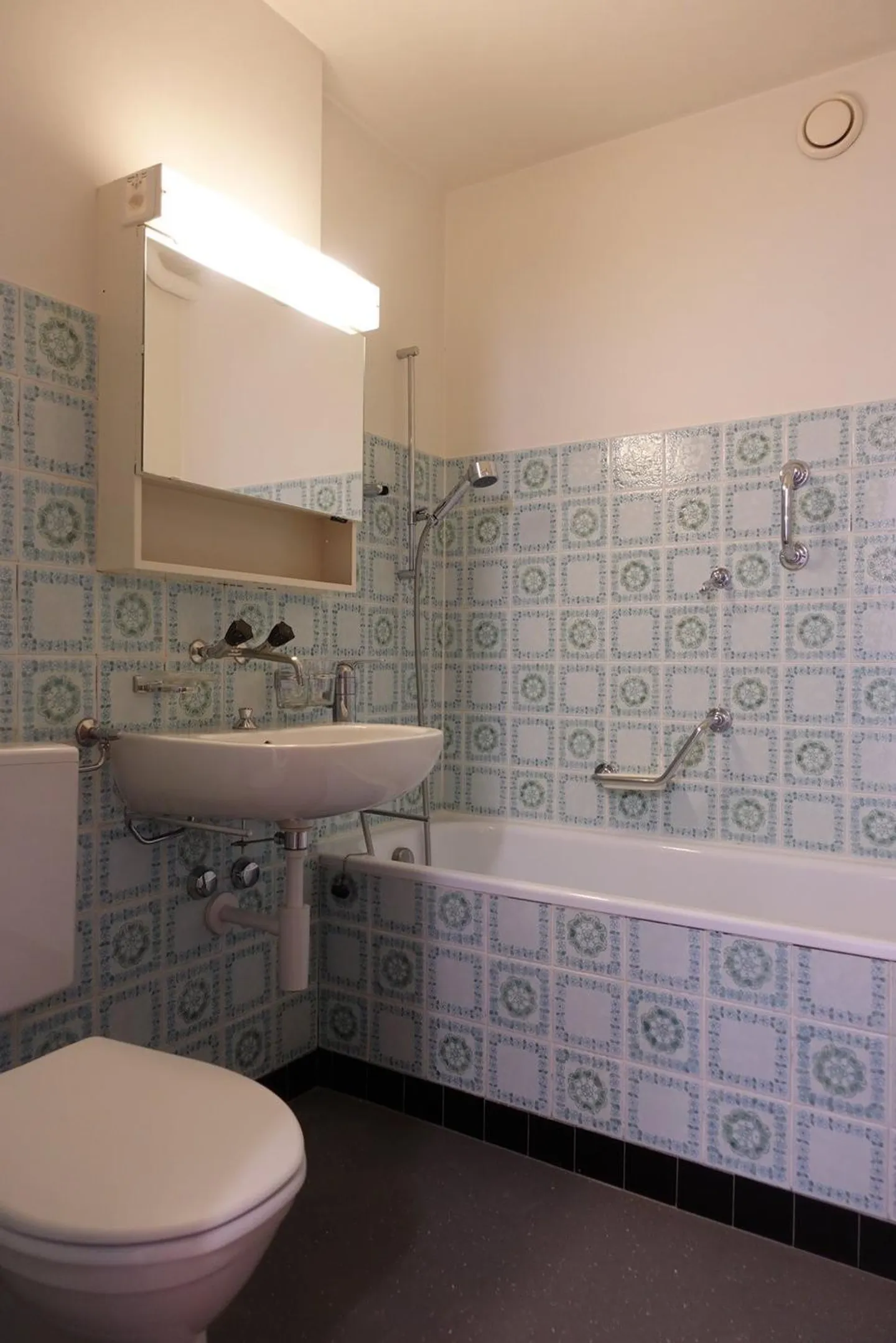 Bellissimo appartamento vicino a tutti i servizi - Foto 5 di 10