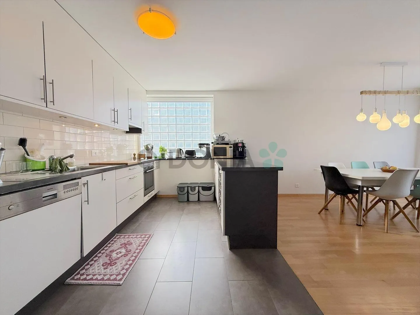 Erhabenes durchgehendes Dachgeschoss mit 5 Zimmern und Terrasse - Foto 4 von 9