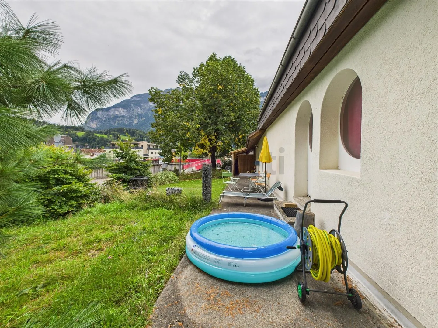 A Unique Opportunity in the Heart of Switzerland - Living & Hospitality in Meiringen-Haslital - Photo 10 of 11
