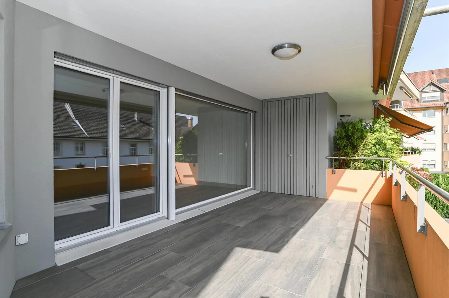 MODERN/HIGH-QUALITY INTERIOR CONSTRUCTION/QUIET AND GOOD LOCATION/OPEN FLOOR PLAN - Photo 8 of 15