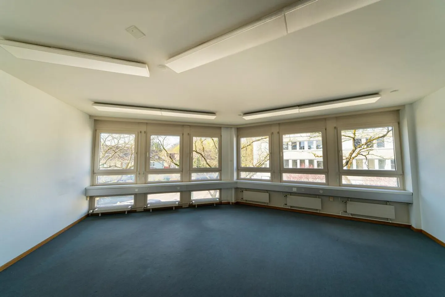 Flexible subdivisible office spaces from 200m² for sublease - Photo 6 of 11