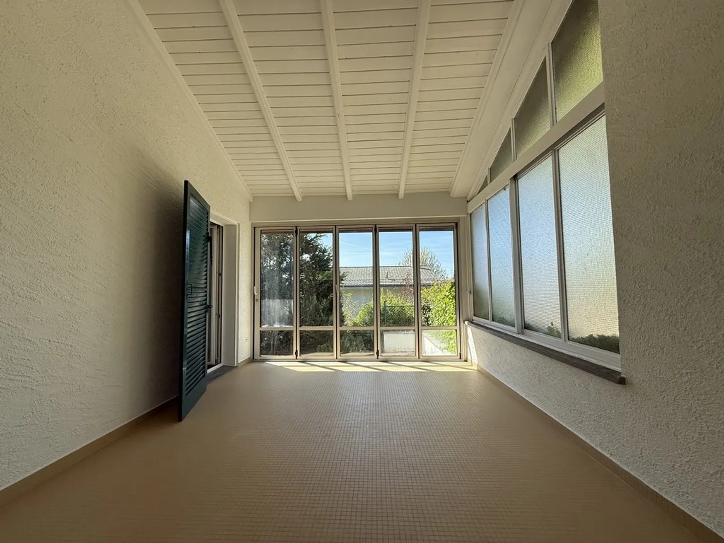 Spacious 3.5 Room Apartment of 105m2 - Photo 4 of 11