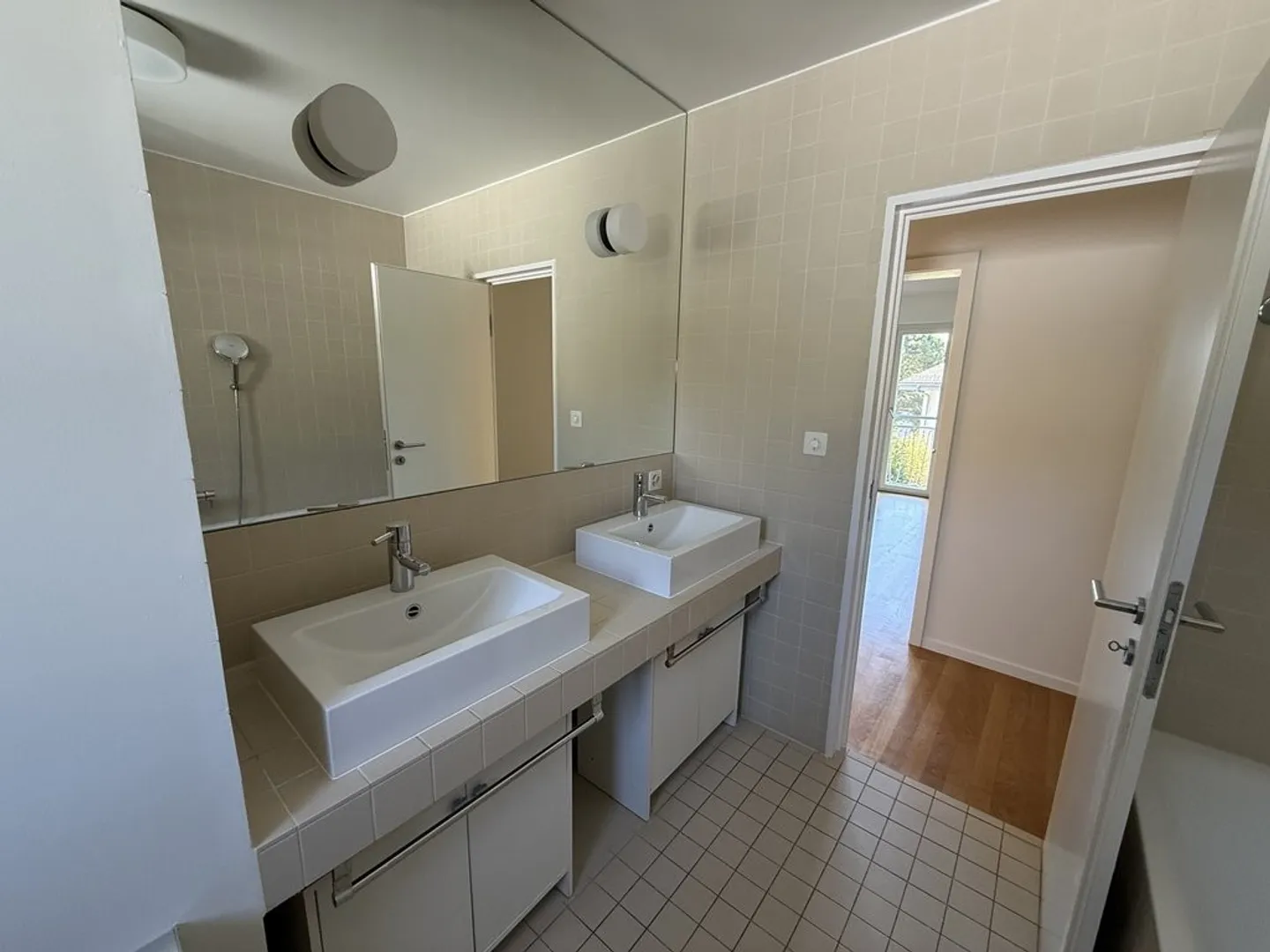 Spacious 3.5 Room Apartment of 105m2 - Photo 9 of 11
