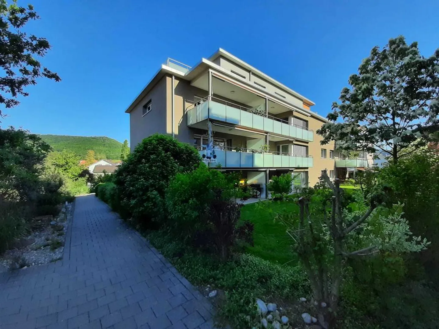 Modernes Apartment mit Garten - Foto 1 von 6