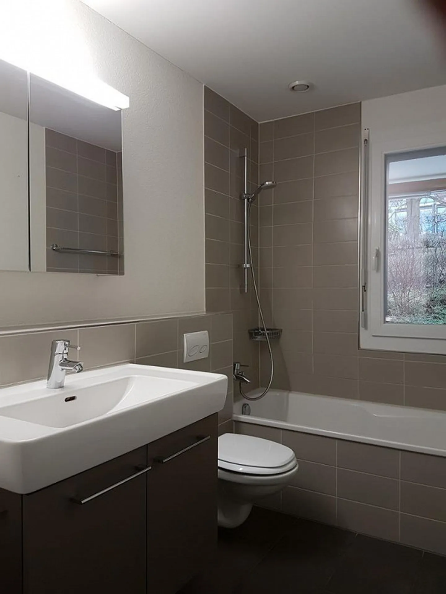 Modernes Apartment mit Garten - Foto 2 von 6