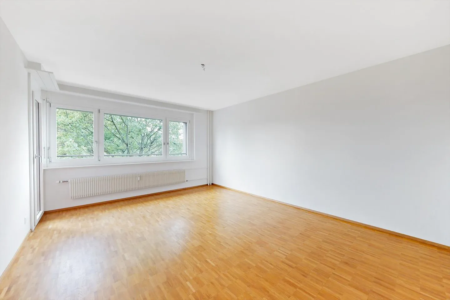 Modern living in a central location - Photo 3 of 7