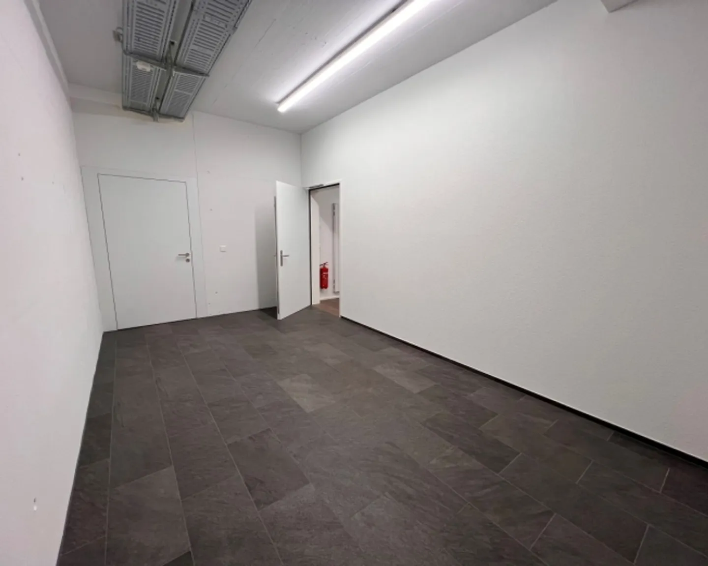 Bureau à louer - Photo 8 sur 9