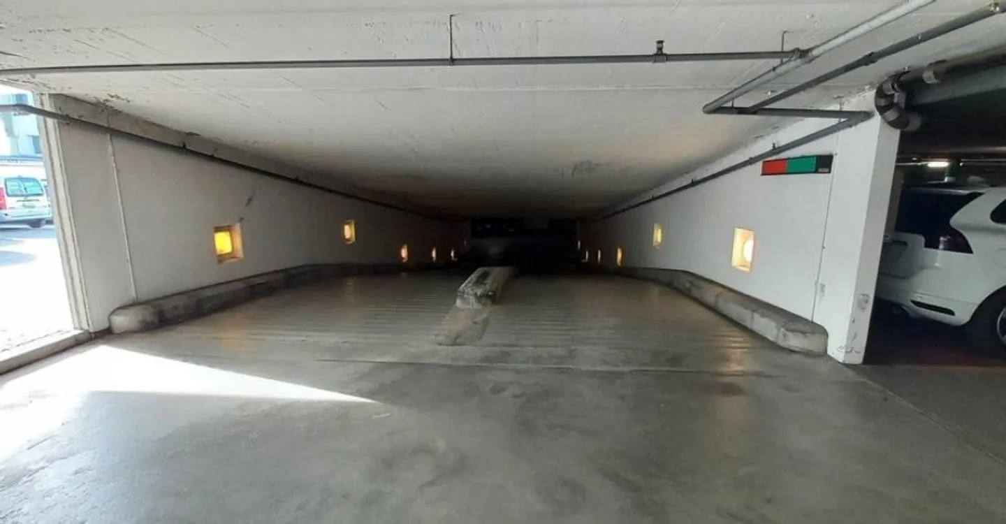 Posti auto sotterranei in un edificio commerciale a Bussigny - Foto 3 di 3