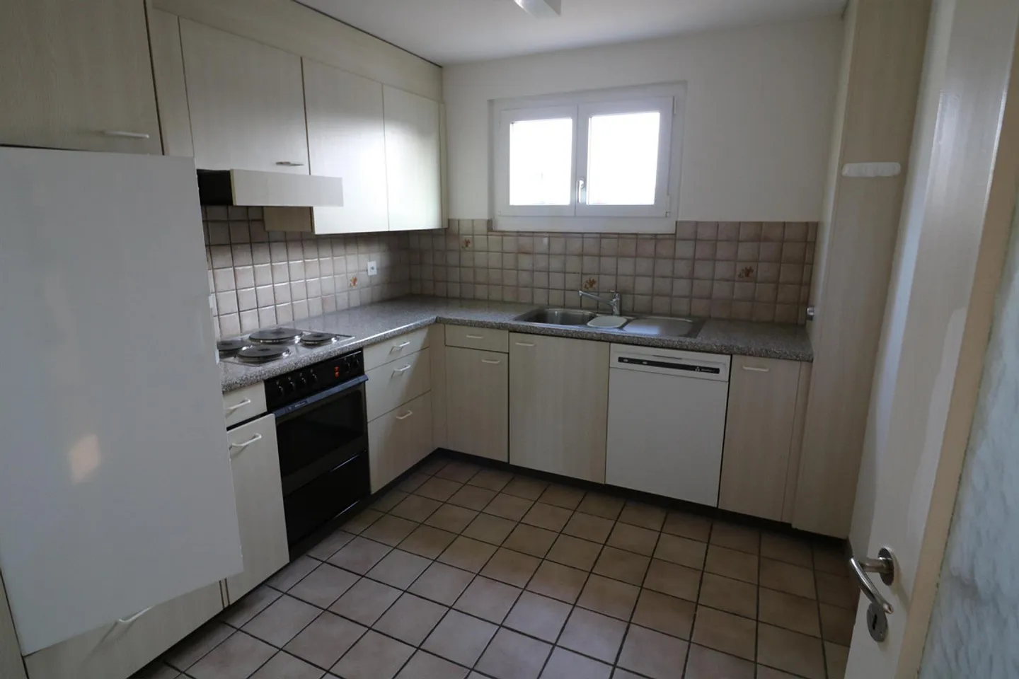 Ottimo appartamento di 3 stanze in una posizione privilegiata - Foto 1 di 6