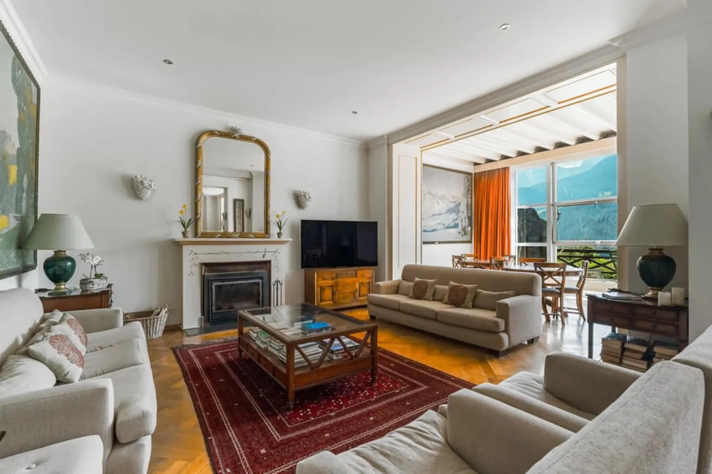 Elegance restored in a palace transformed into a residence. - Photo 7 of 12