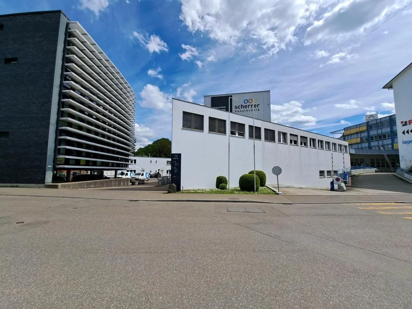 Do you still need parking spaces in the underground garage? - Photo 2 of 4