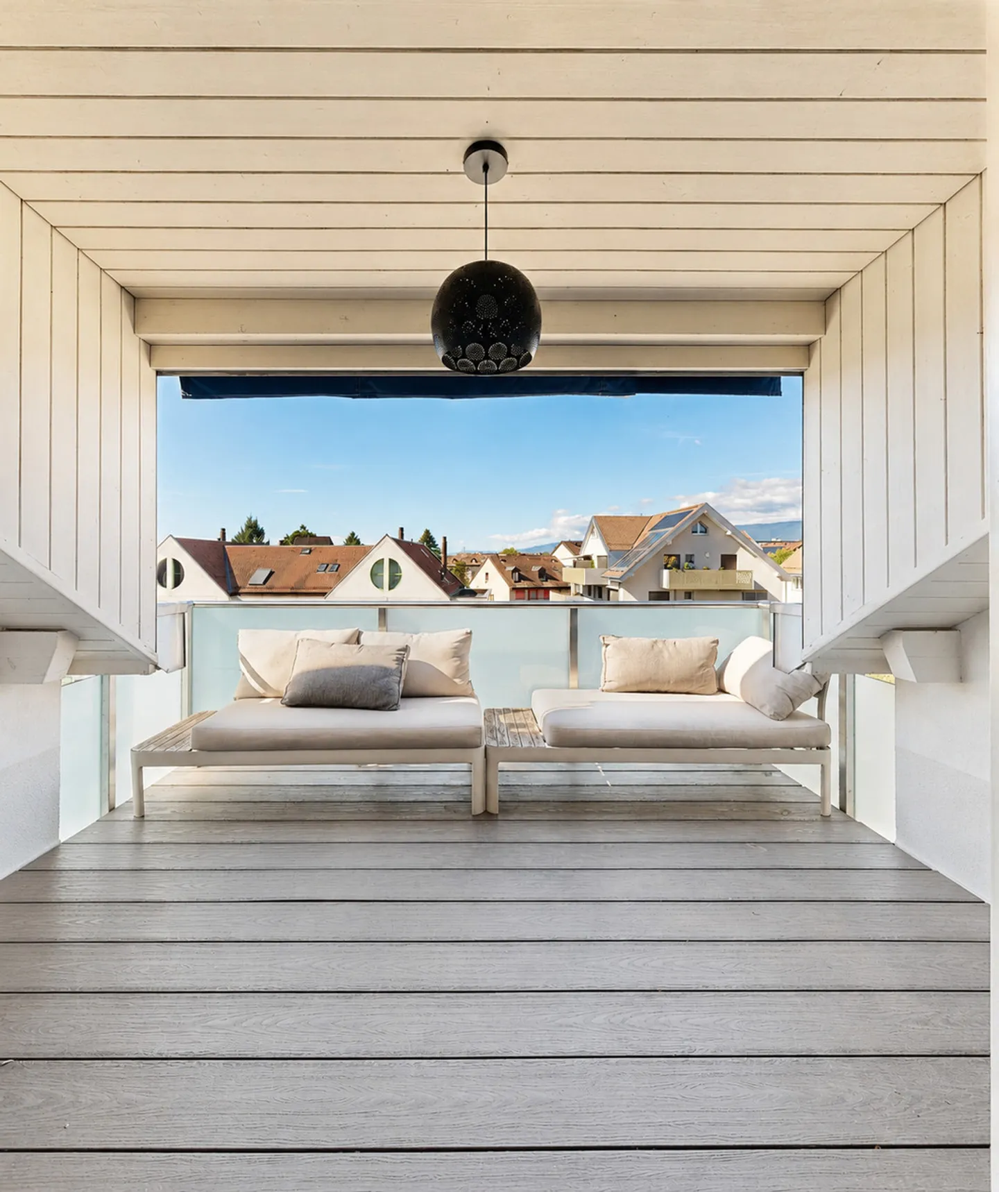 Double height living room, 3 bedrooms of 17 to 18 m² and loft of 51 m² - Photo 2 of 15