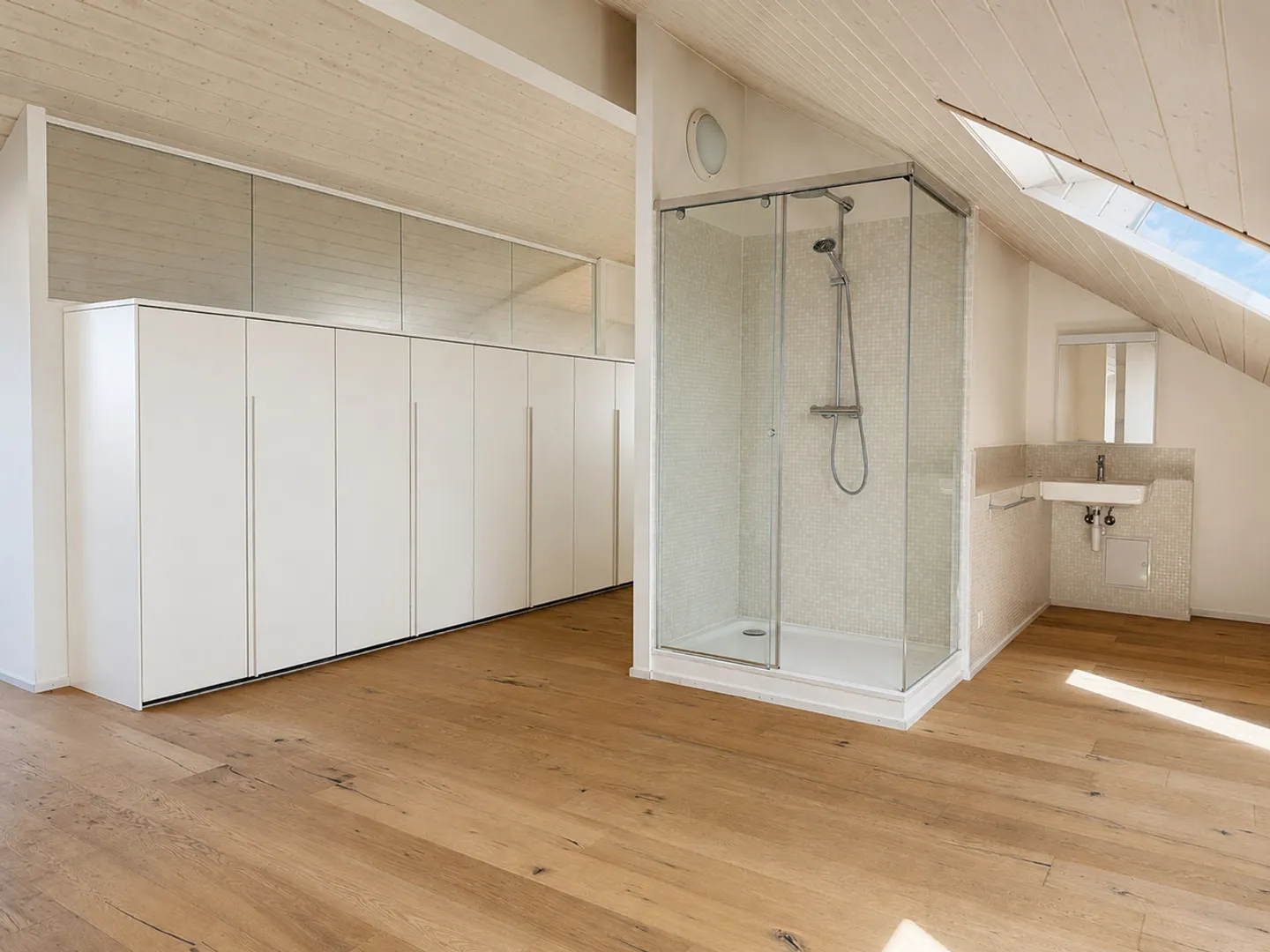 Double height living room, 3 bedrooms of 17 to 18 m² and loft of 51 m² - Photo 8 of 15