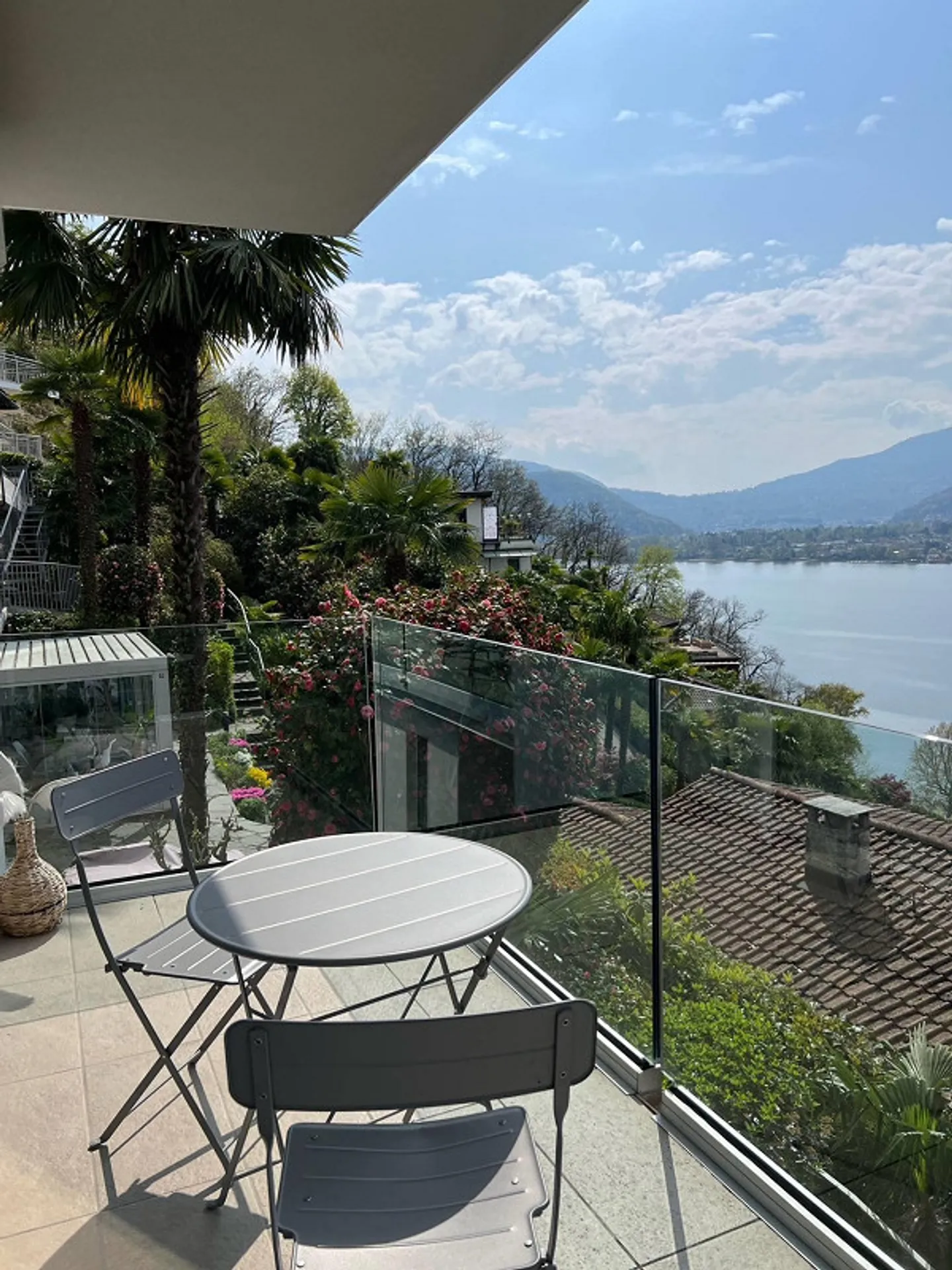 Studio avec vue sur le lac - Photo 2 sur 8