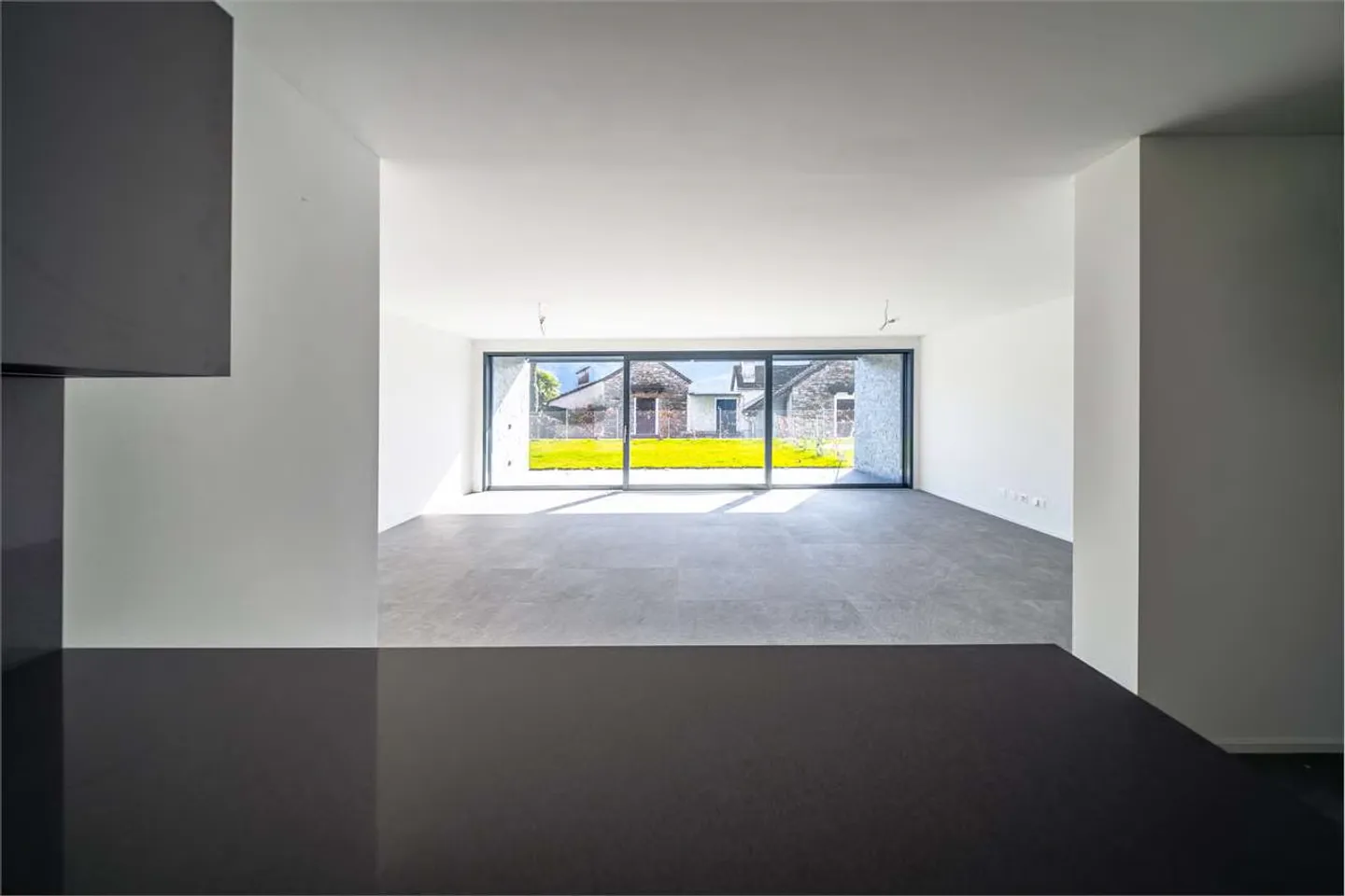 Appartement 3,5 pièces avec jardin NEUF Minusio vue sur le lac au rez-de-chaussée - Photo 6 sur 13
