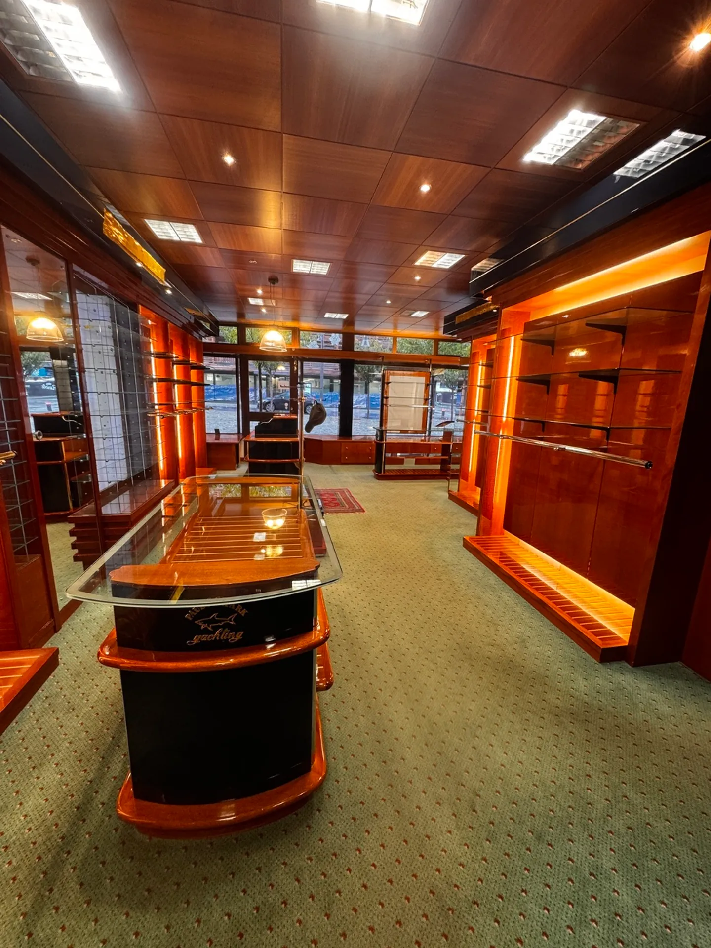 Crans-Montana, à vendre, 102 m2 d'espace commercial, emplacement incomparable! - Photo 3 sur 6